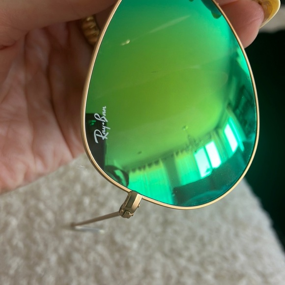 Ray BanGold Aviator Sunglasses with Green Lenses - Picture 13 of 16